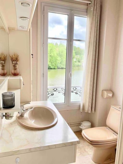 Maison De Charme Avec Vue Sur Chateau ปิแอร์ฟงด์ ภายนอก รูปภาพ